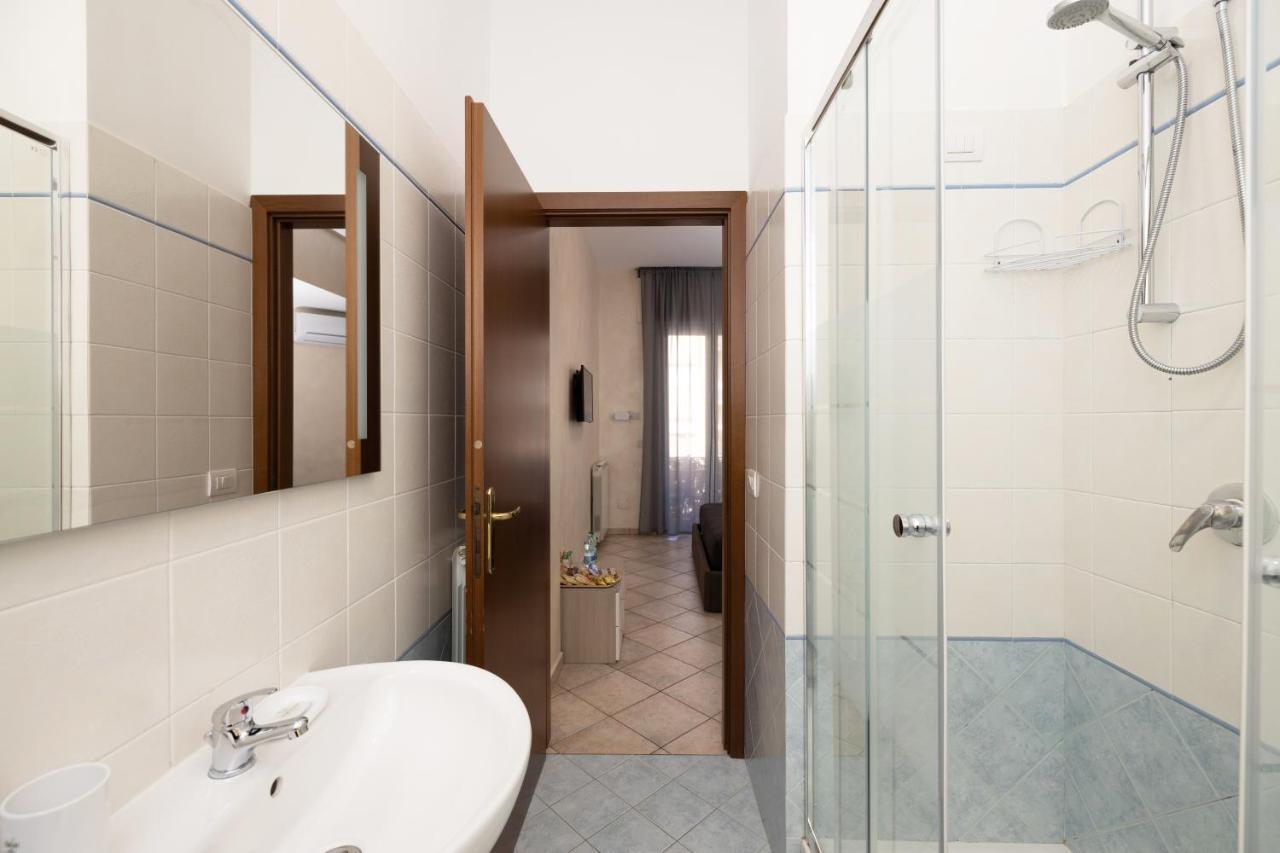 Hotel Roma Marine House à Ostie Extérieur photo